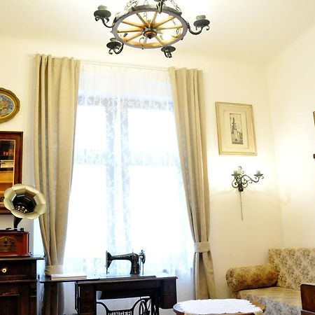 Traditional Slovak Apartment Bratislava Luaran gambar
