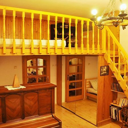 Traditional Slovak Apartment Bratislava Luaran gambar