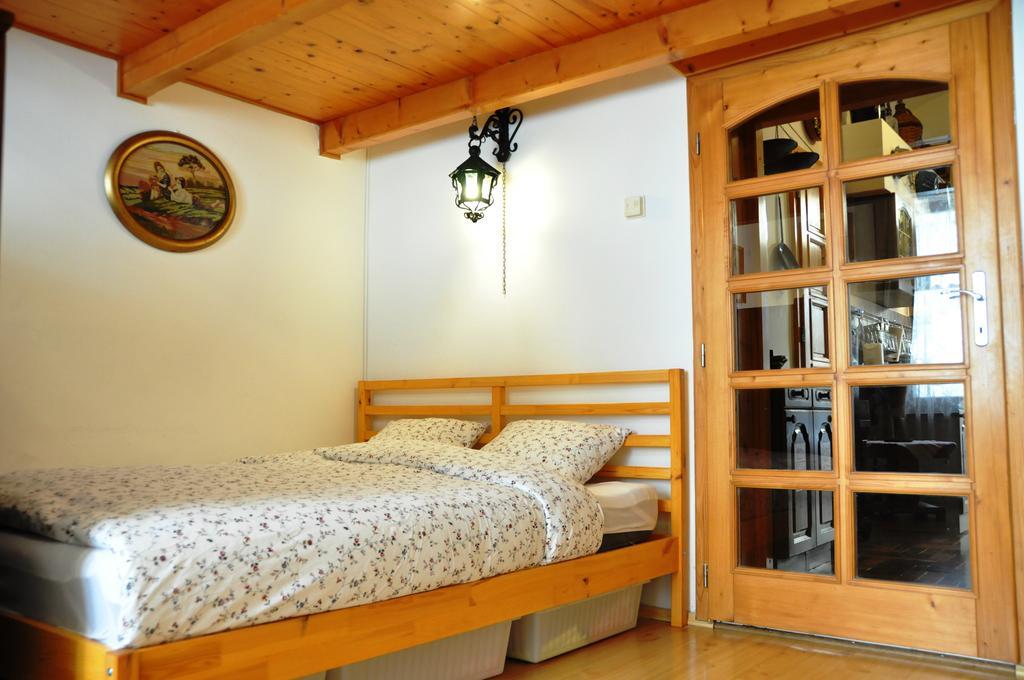 Traditional Slovak Apartment Bratislava Luaran gambar