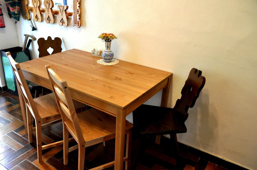 Traditional Slovak Apartment Bratislava Luaran gambar
