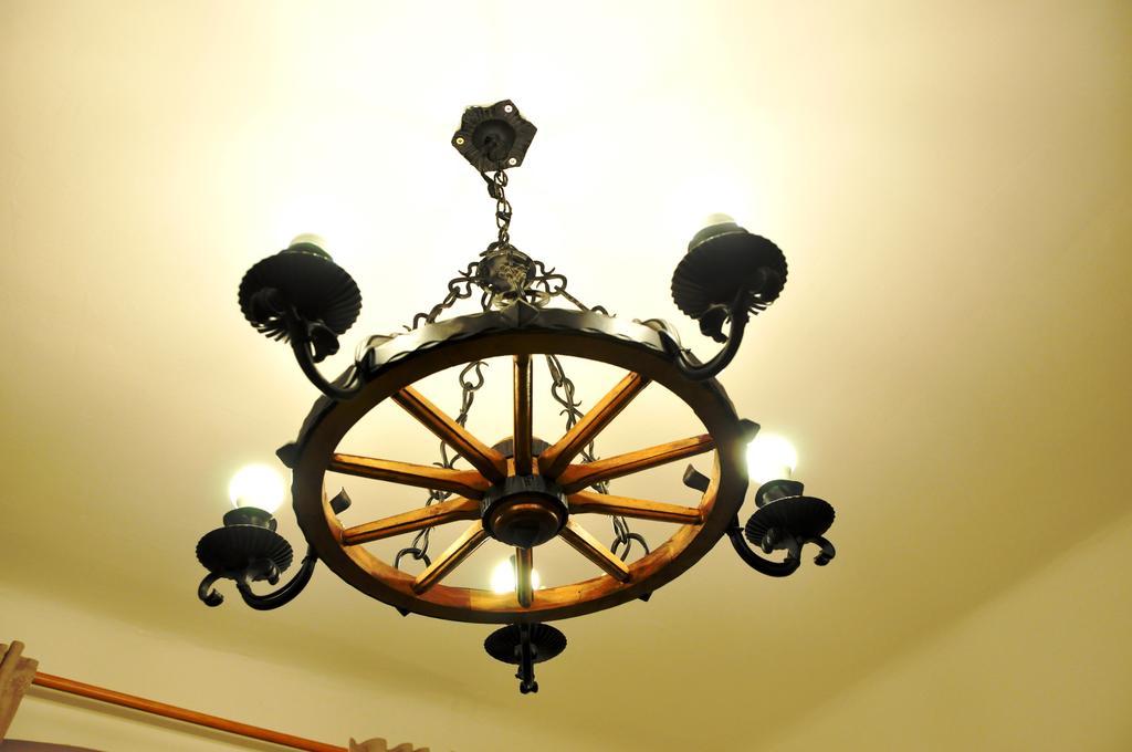 Traditional Slovak Apartment Bratislava Luaran gambar