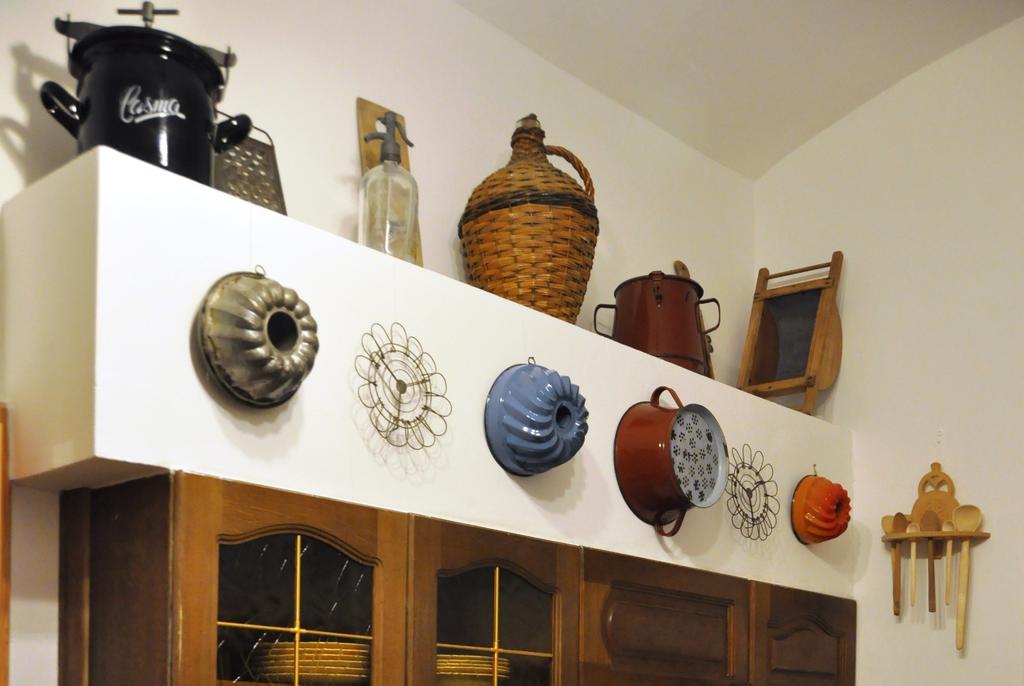 Traditional Slovak Apartment Bratislava Luaran gambar